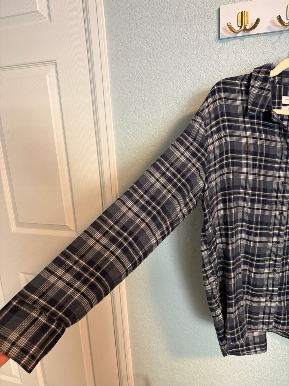 Treasure and Bond Plaid Women Button-Up Shirt - Picture 3 of 6